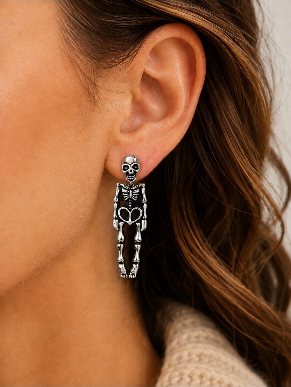 šPewter silver tone Skeleton Dangle Earrings 2 piece stud.